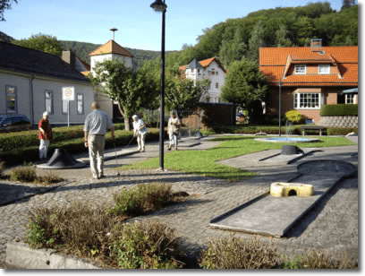 Minigolfanlage in der Ortsmitte